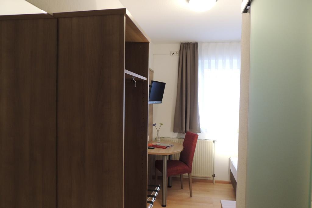 Hotel-Gasthof Neue Post Leutershausen  Стая снимка