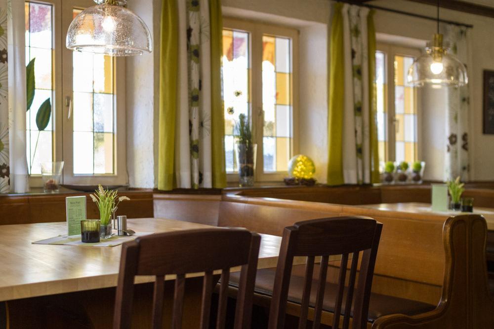 Hotel-Gasthof Neue Post Leutershausen  Екстериор снимка