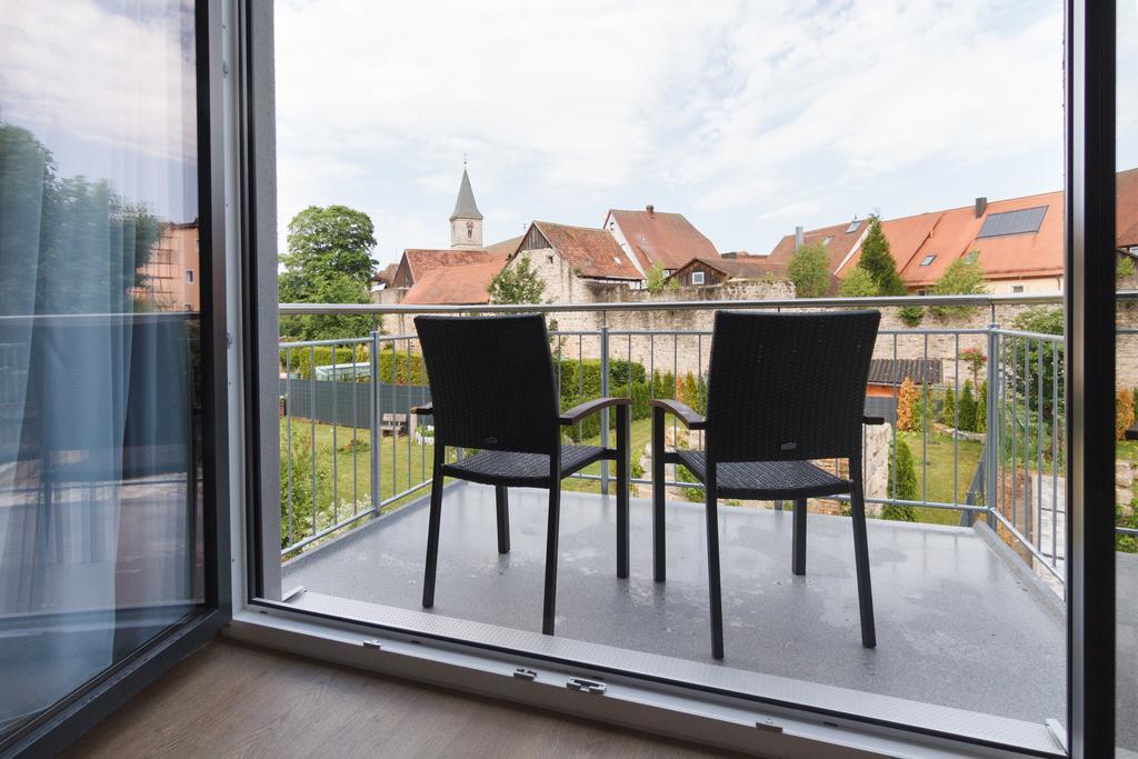 Hotel-Gasthof Neue Post Leutershausen  Екстериор снимка