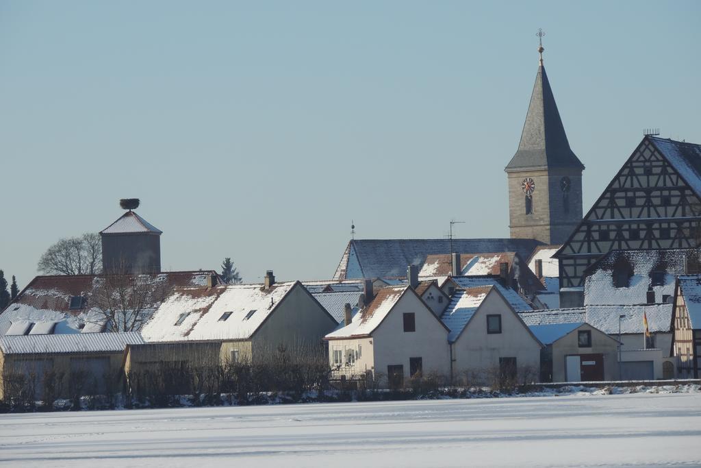 Hotel-Gasthof Neue Post Leutershausen  Екстериор снимка