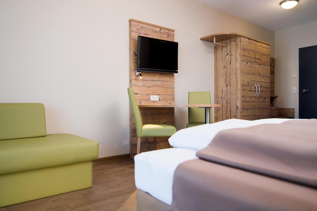 Hotel-Gasthof Neue Post Leutershausen  Екстериор снимка