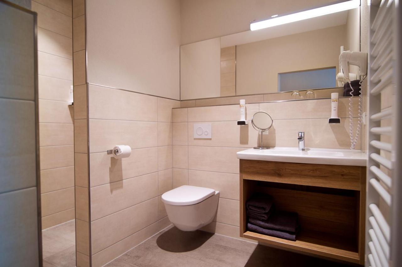 Hotel-Gasthof Neue Post Leutershausen  Екстериор снимка