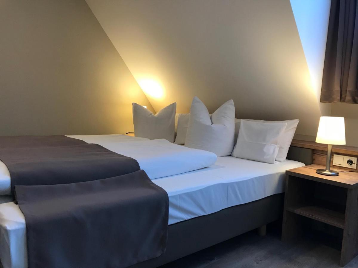 Hotel-Gasthof Neue Post Leutershausen  Екстериор снимка